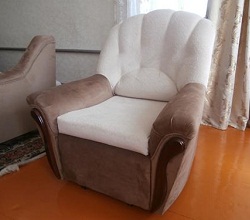 Обшивка старого кресла